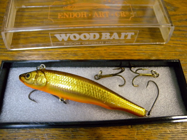 ENDOH・ART・CR（エンドウアートクラフト）　WOOD BAIT（ウッドベイト）　ENDOH ORIGINAL MINOW　WB 8FA　金ワカ　 ２００２年製