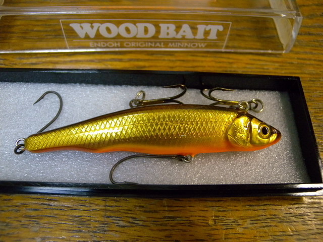 ENDOH・ART・CR（エンドウアートクラフト）　WOOD BAIT（ウッドベイト）　ENDOH ORIGINAL MINOW　WB 8FA　金ワカ　 ２００２年製