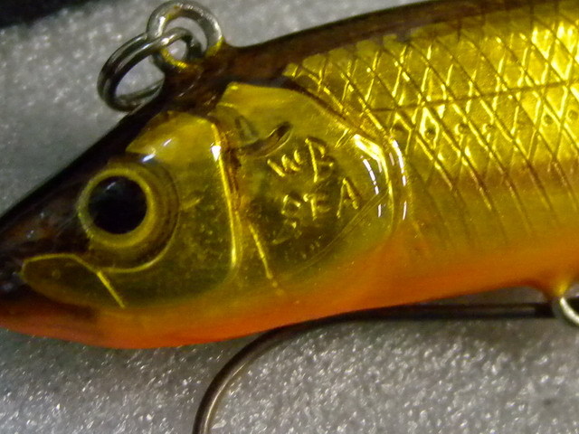 ENDOH・ART・CR（エンドウアートクラフト）　WOOD BAIT（ウッドベイト）　ENDOH ORIGINAL MINOW　WB 8FA　金ワカ　 ２００２年製