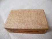 銘木毛鈎箱　樹種：楓