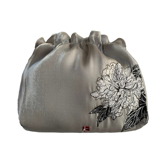 オーガンジー刺繍ポーチ