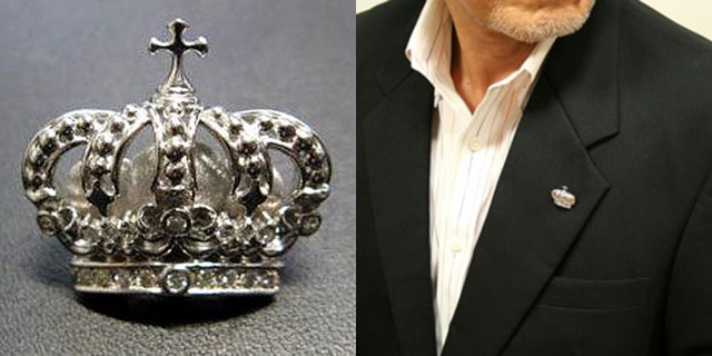 K18WG  クラウン(王冠)   ピンズ