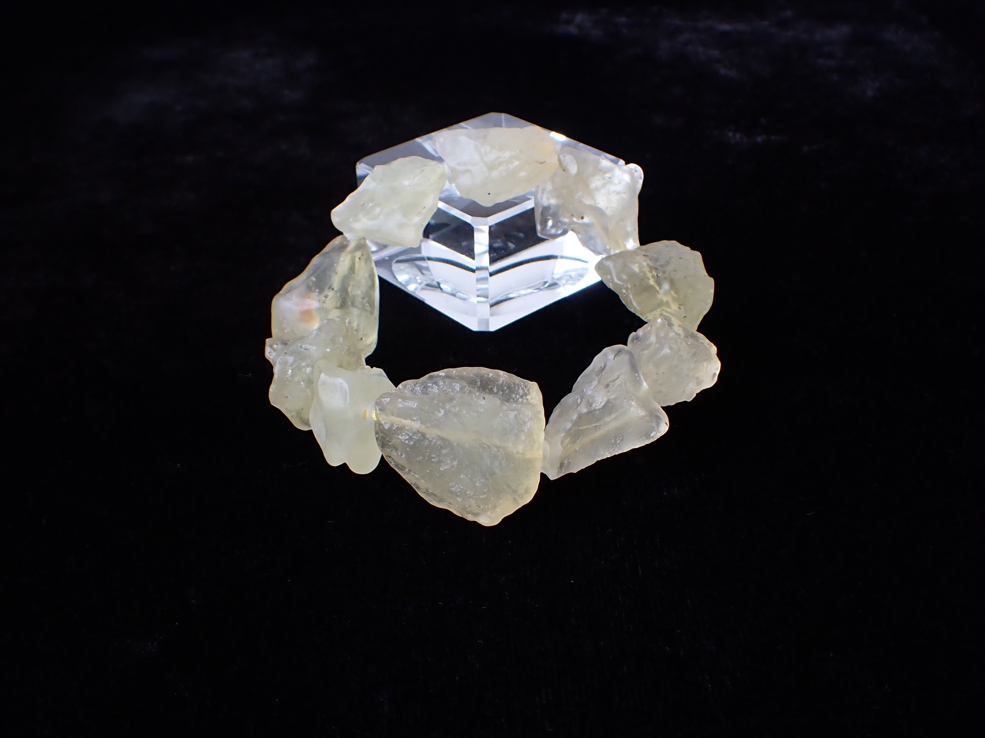 RI0277 【限定価格】 リビアングラス 原石 ブレスレット ☆宝石鑑別書