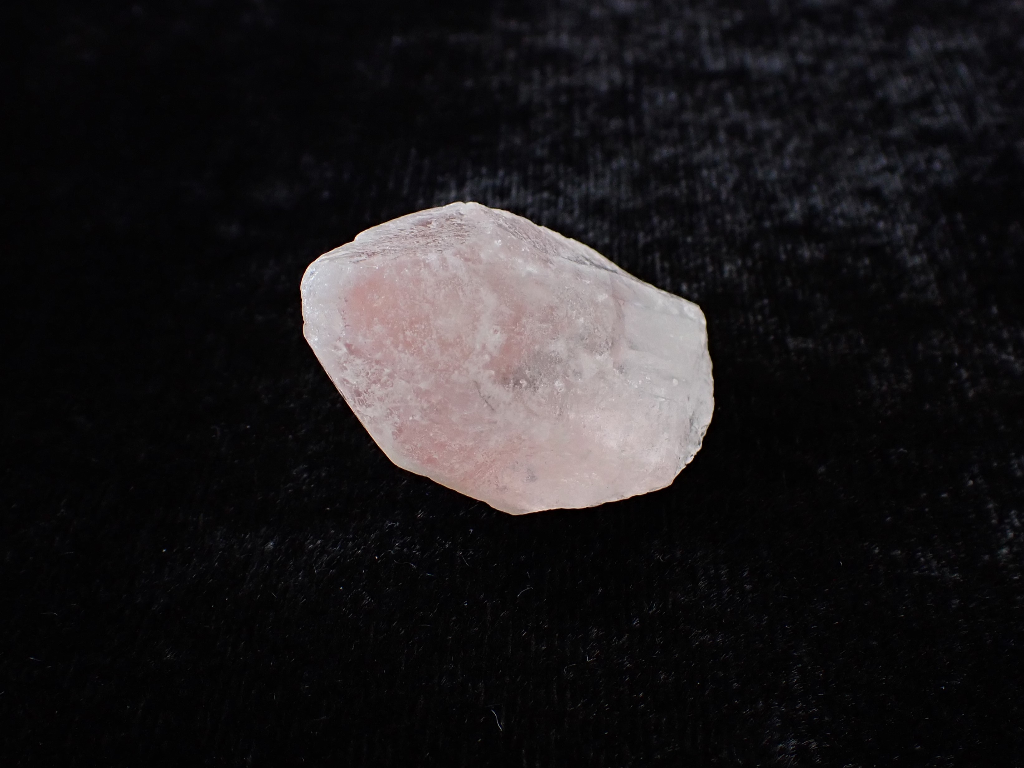 CCD611 ストロベリーファントム レムリアンシードクリスタル 23．8g