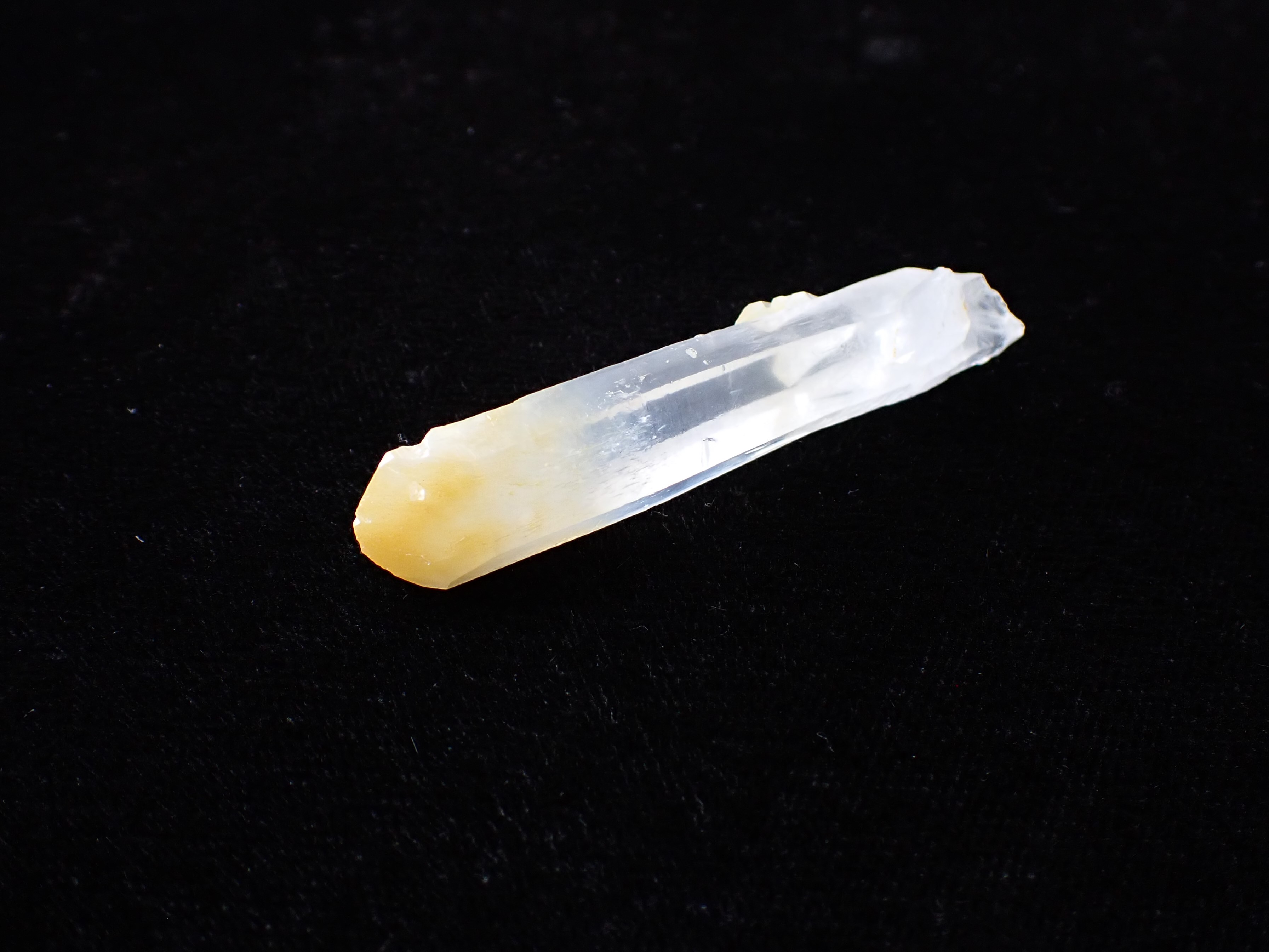 AB2635　マンゴー水晶（ハロイサイトインクォーツ）　７．３ｇ　◇ネコポス対応可◇