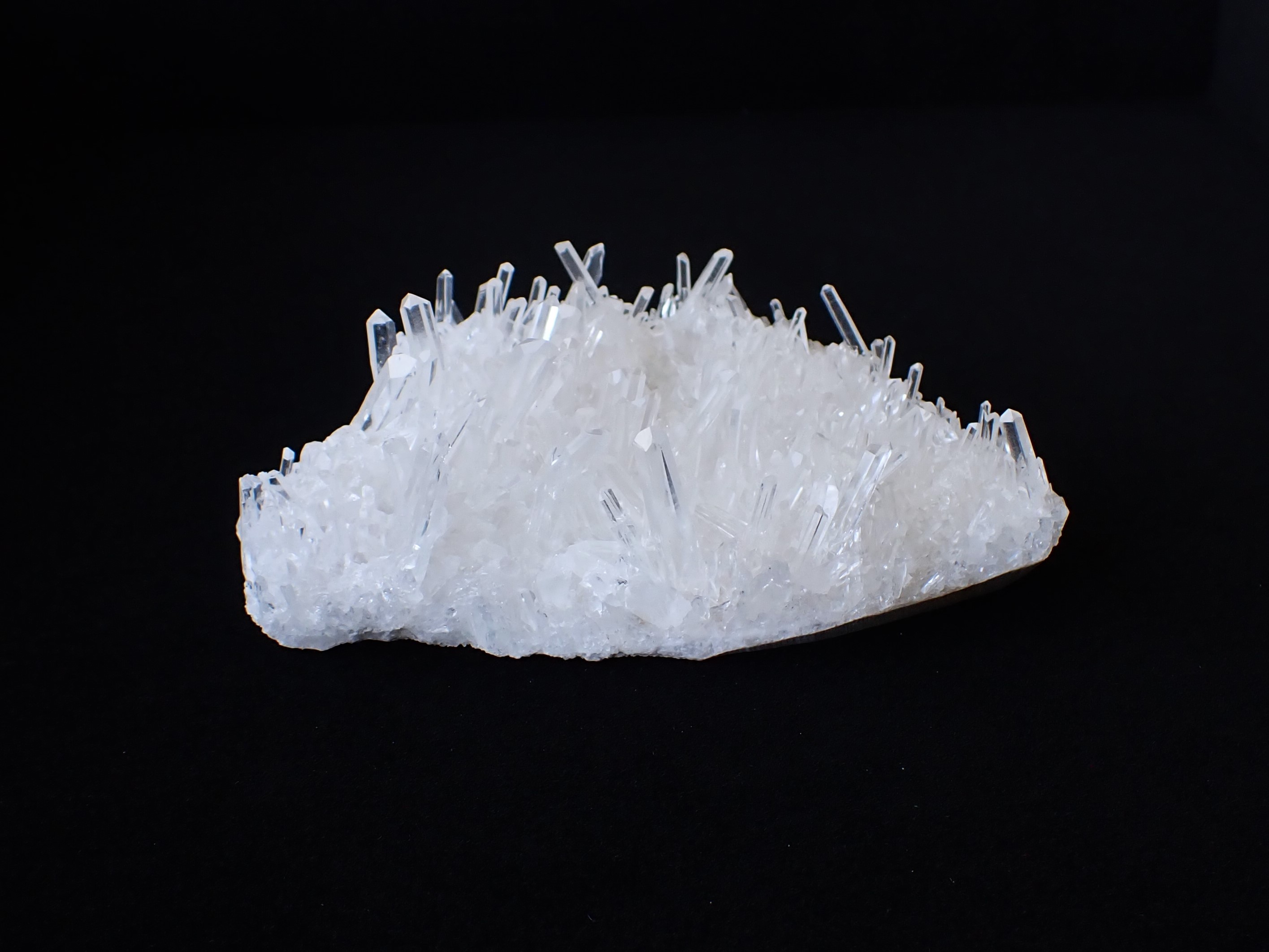 CE0014 四川省産 水晶 クラスター 201．4g