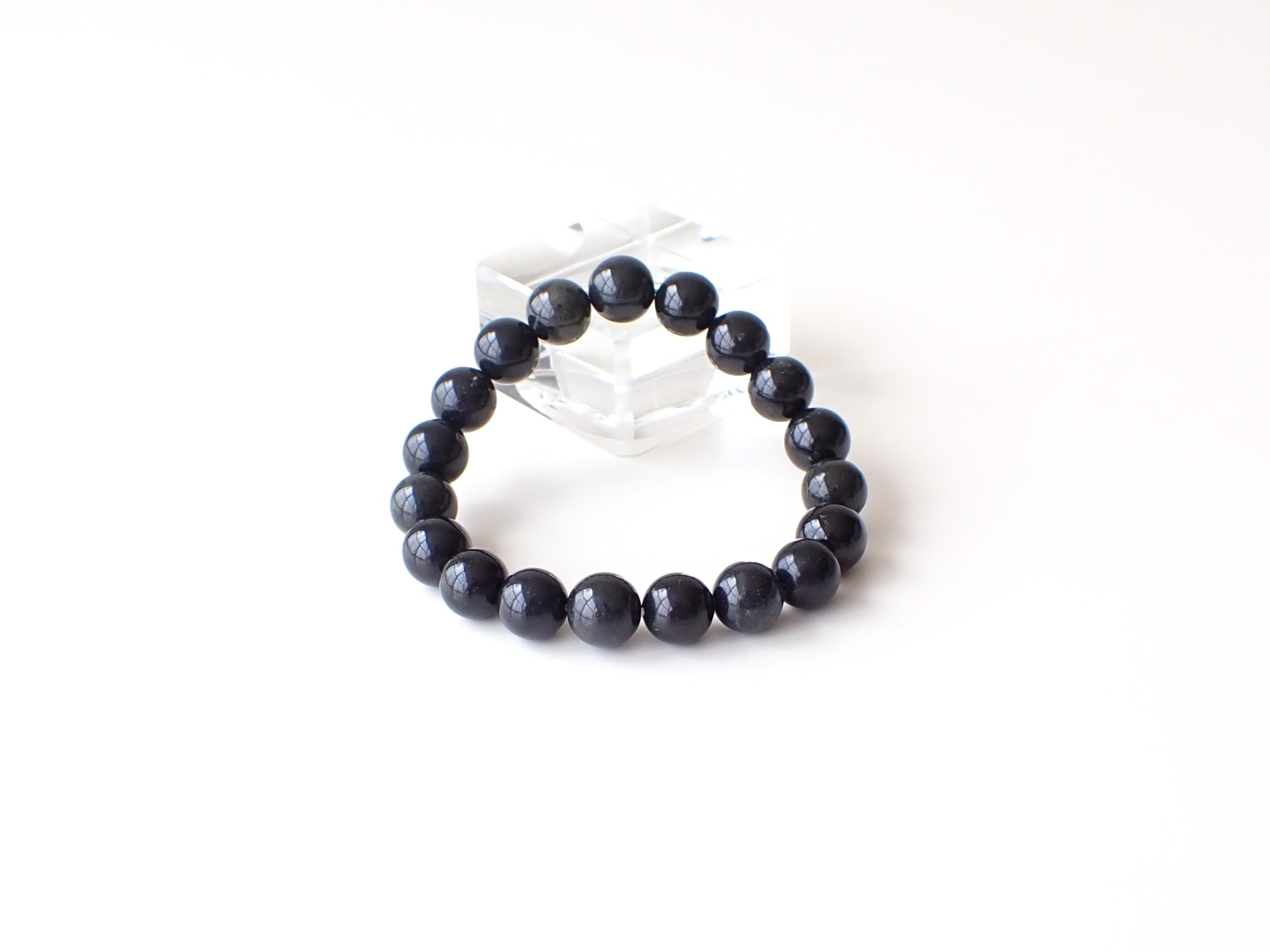 神居古潭石ブレスレット