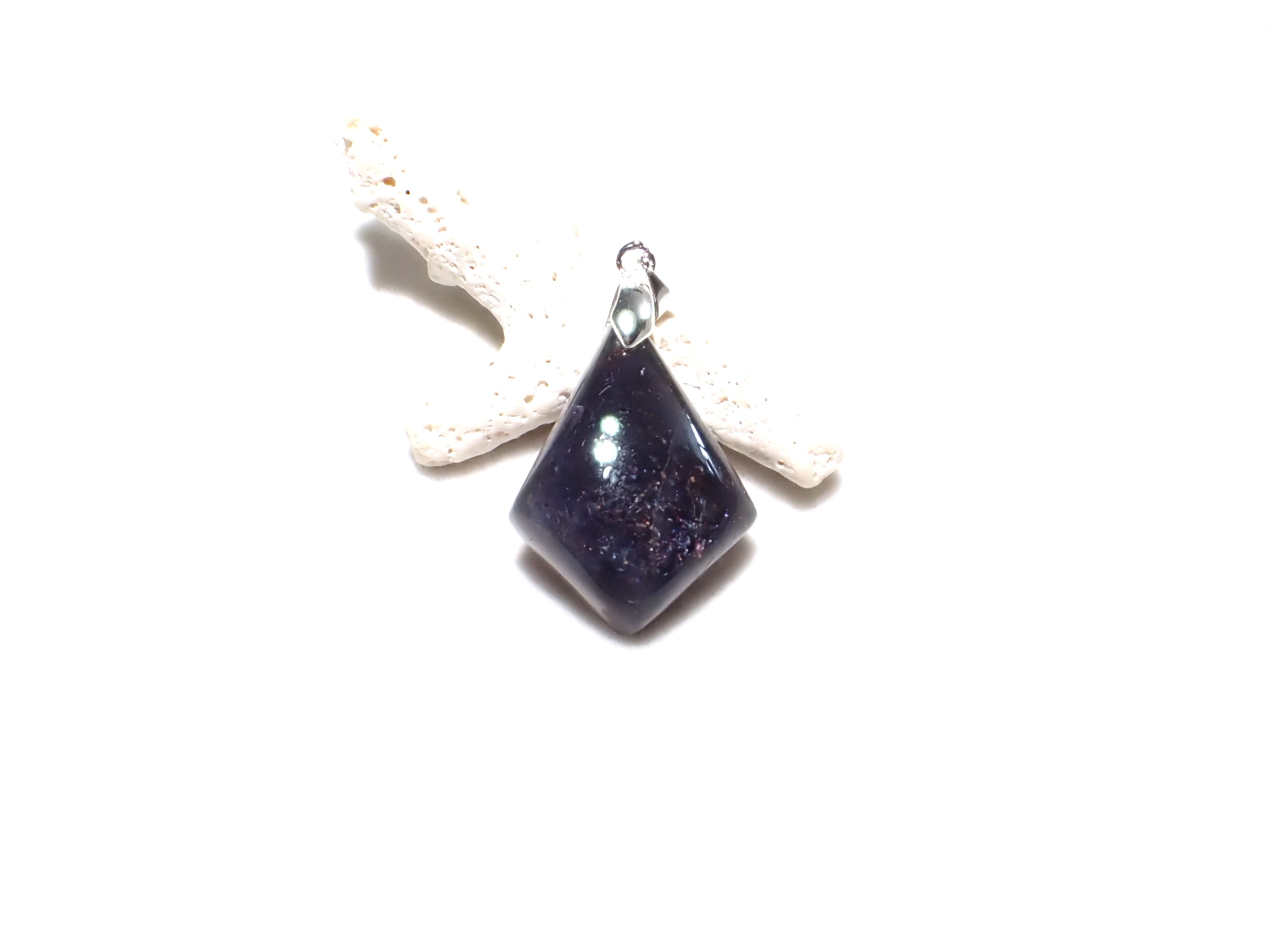 アイオライトサンストーン