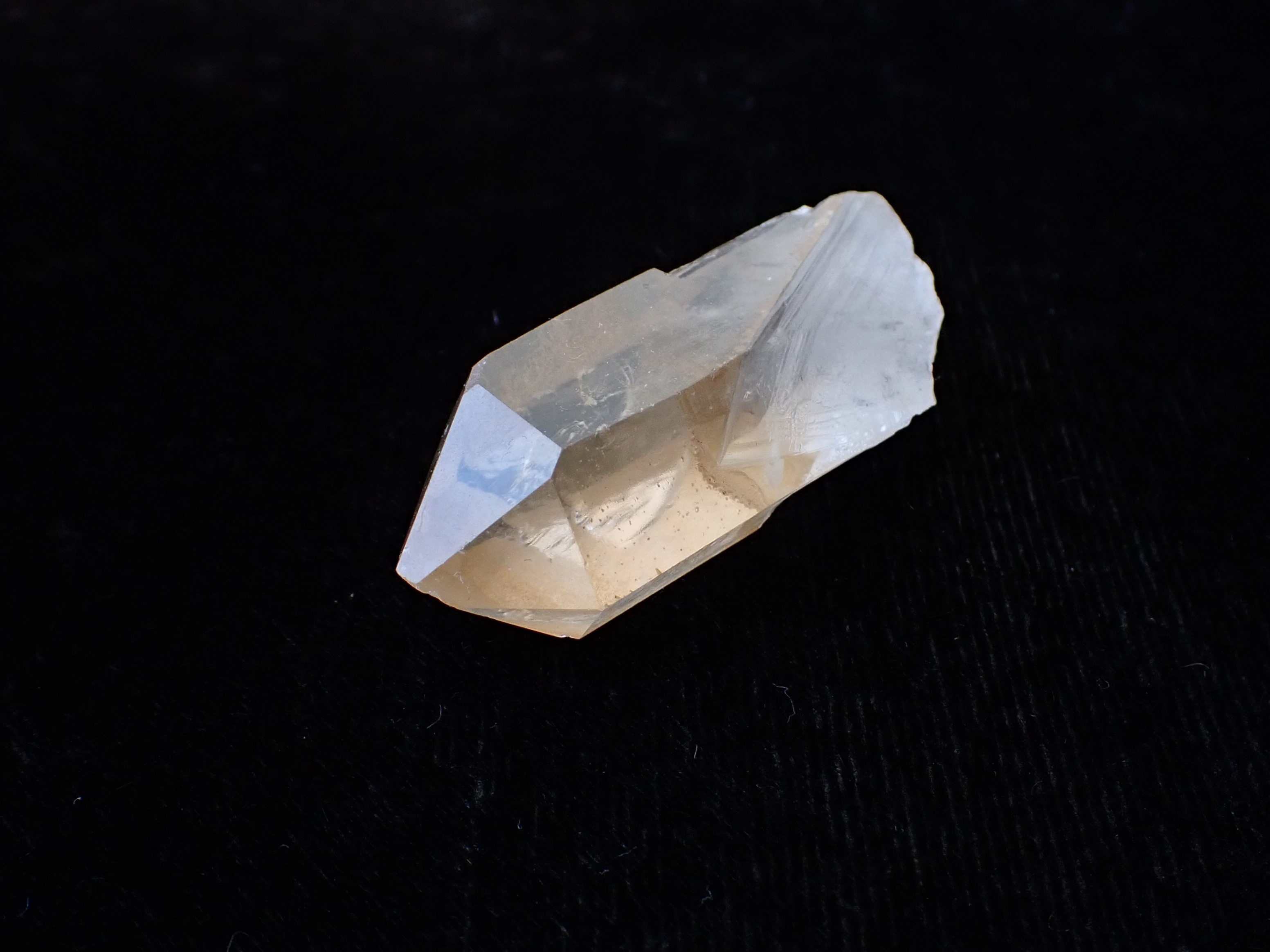 CB0633 ☆ノンポリッシュ☆ ゴールデンヒーラークォーツ 17．7g