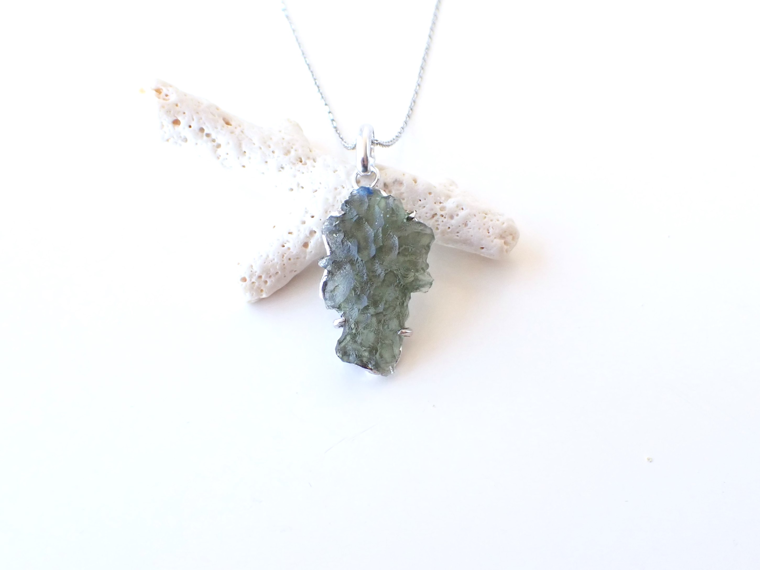 モルダバイトペンダントトップ