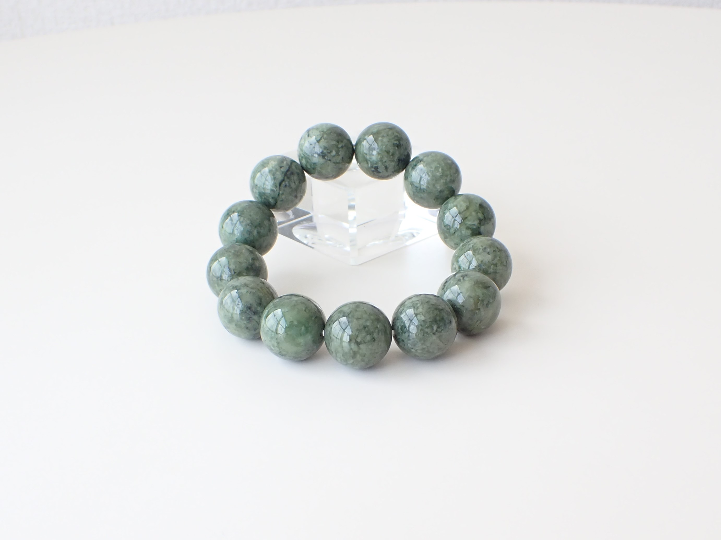 パイロクシナイトブレスレット