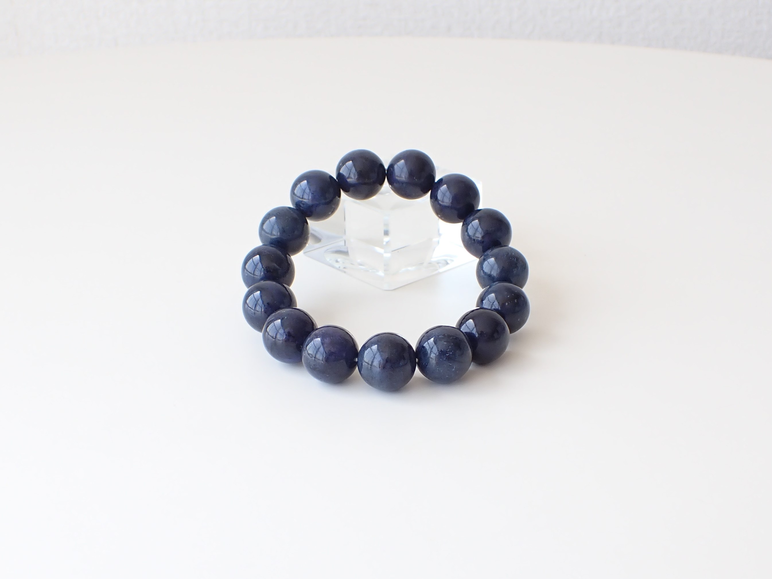 デュモルチェライト