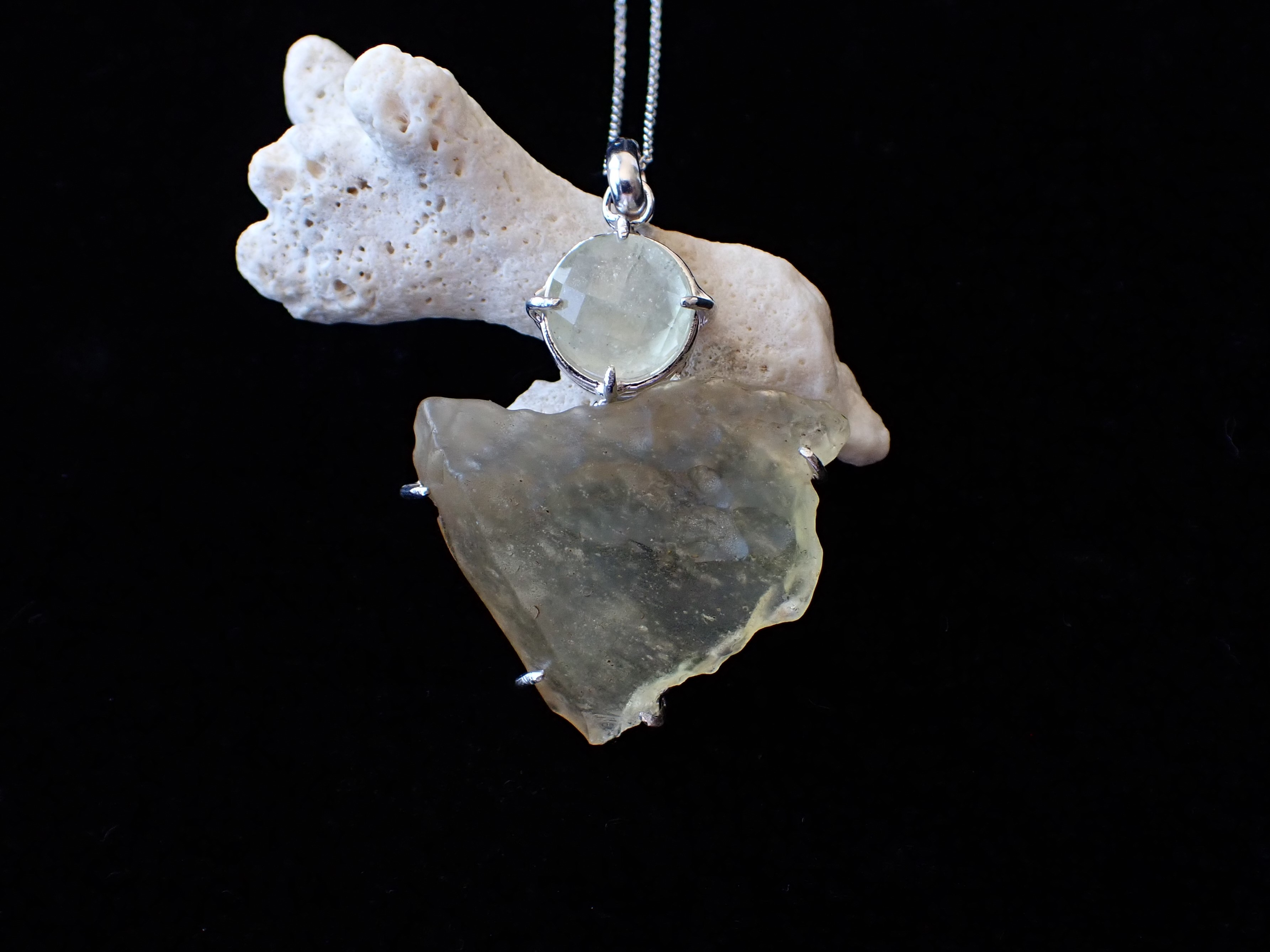 RI0206　リビアングラス　ペンダントトップ