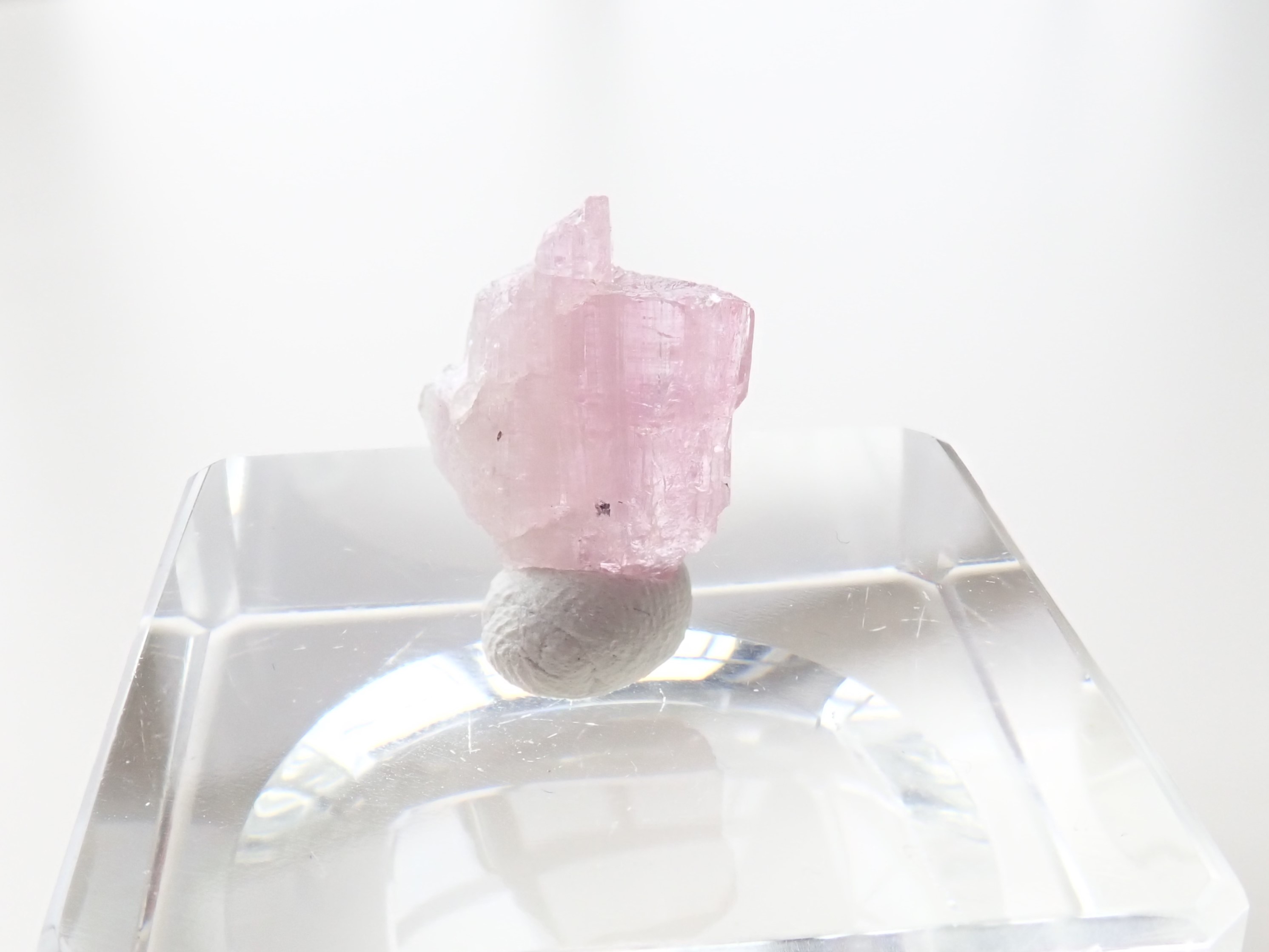 【for Kaya様】天然石　ピンクタンザナイト＆レインボームーンストーン TK0144 【稀少】 ピンクタンザナイト 結晶 6．68ct