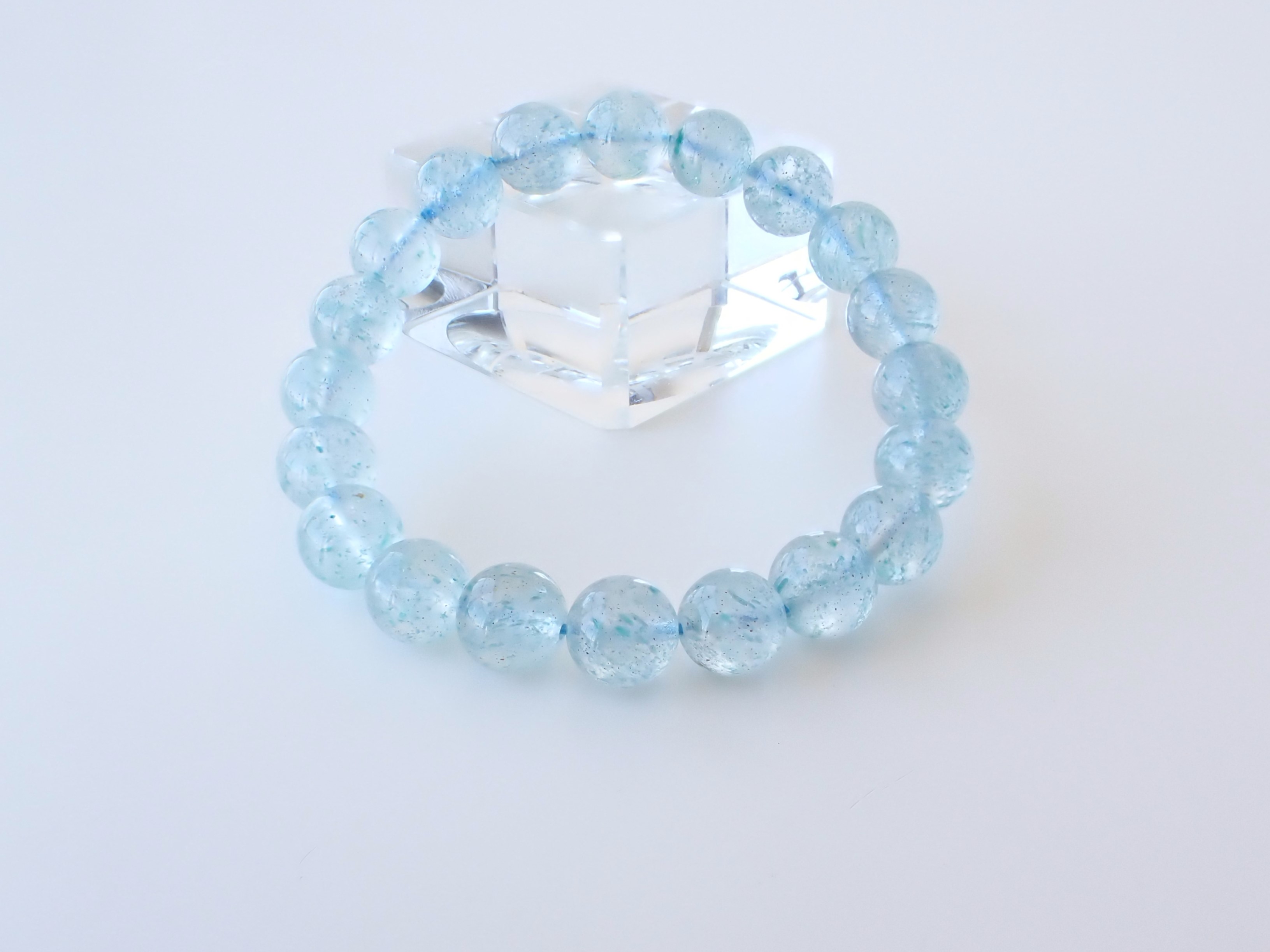 KA0145　カイヤナイトインクォーツ　９．５ｍｍ～１０ｍｍ　ブレスレット　