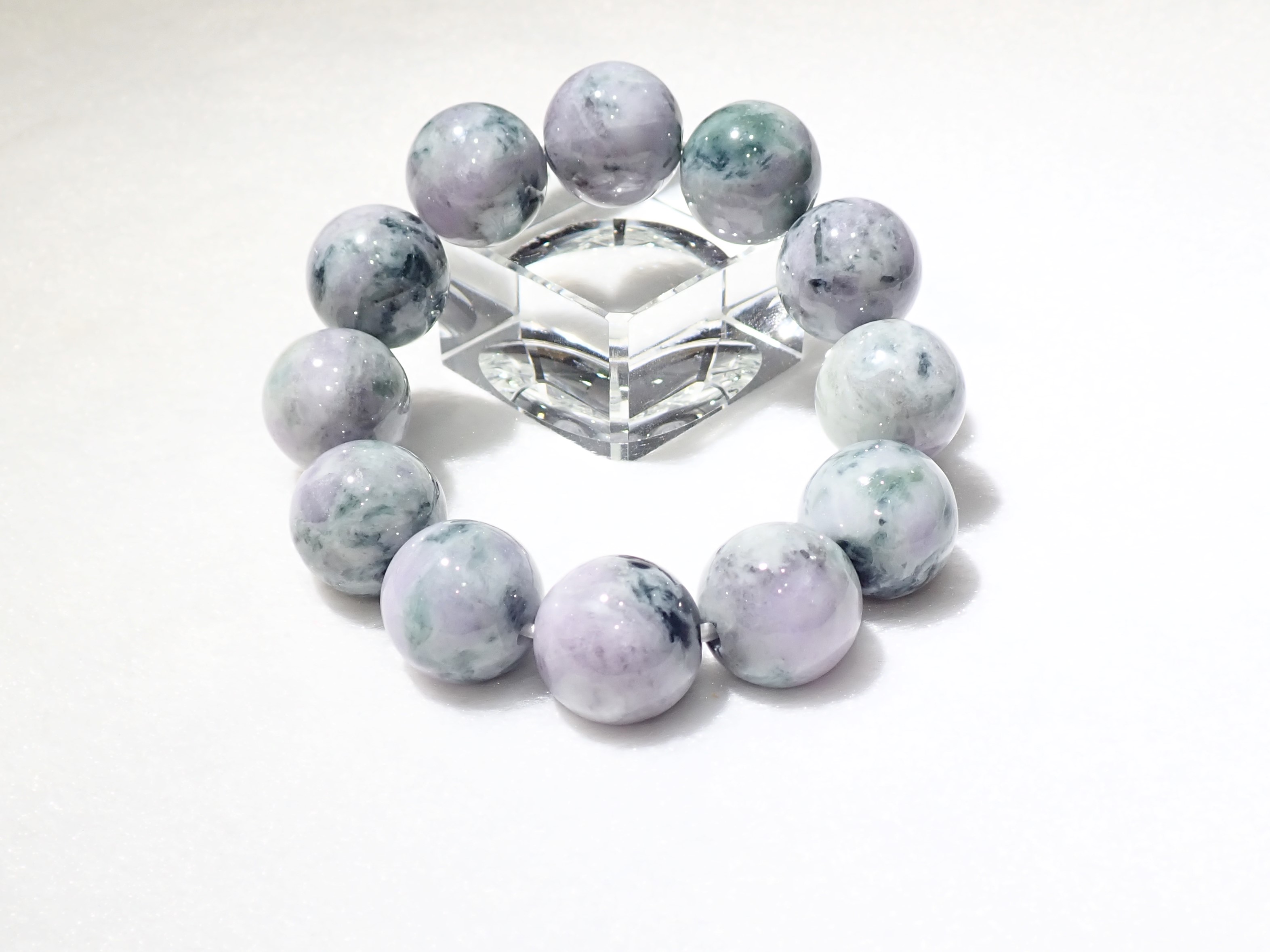 HF0069　【稀少】　新潟県糸魚川　小滝産　翡翠／ラベンダー　１９ｍｍ　ブレスレット　宝石鑑別書付