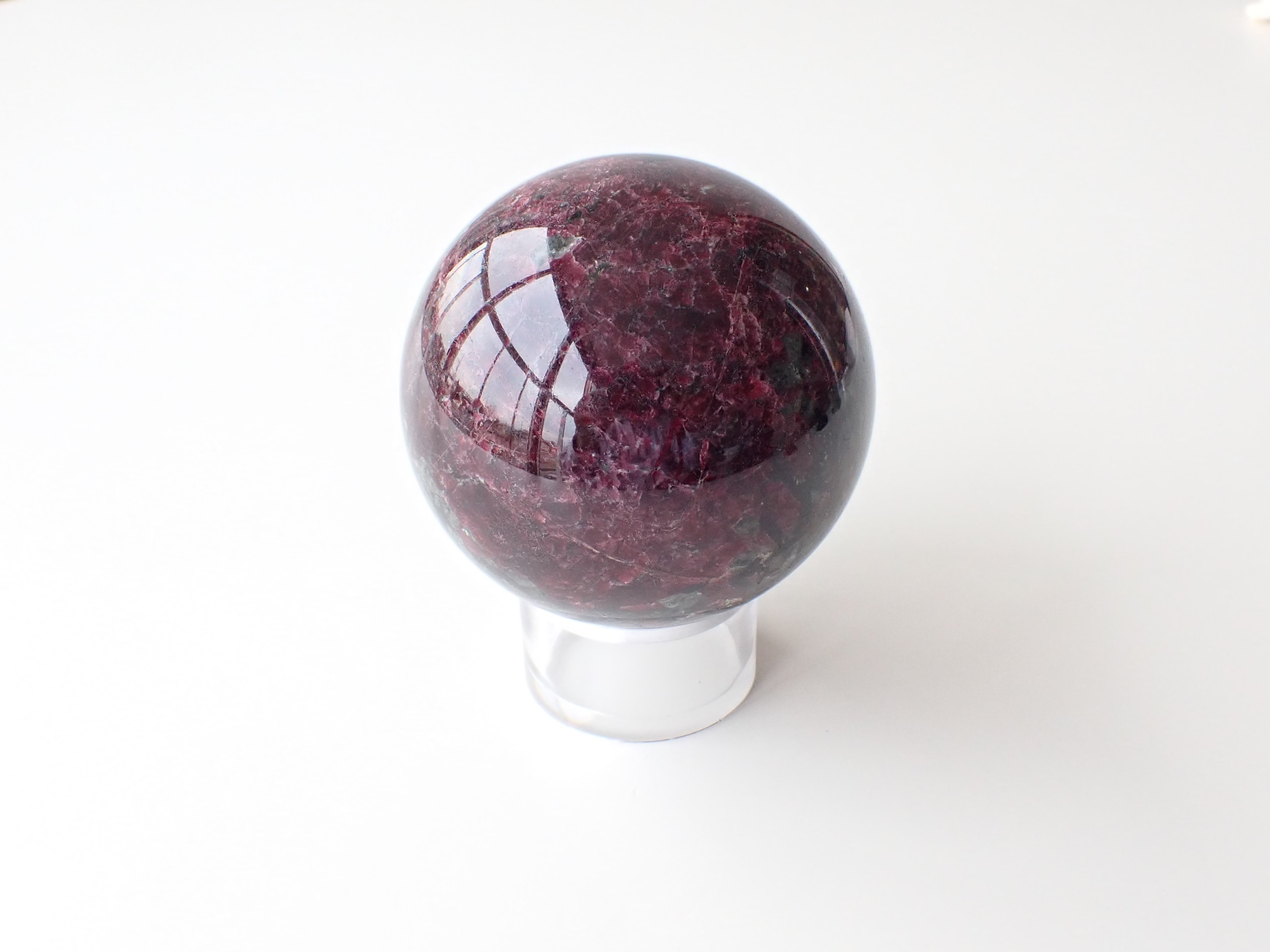 YA0041 ロシア産 ユーディアライト スフィア（丸玉） 直径74mm