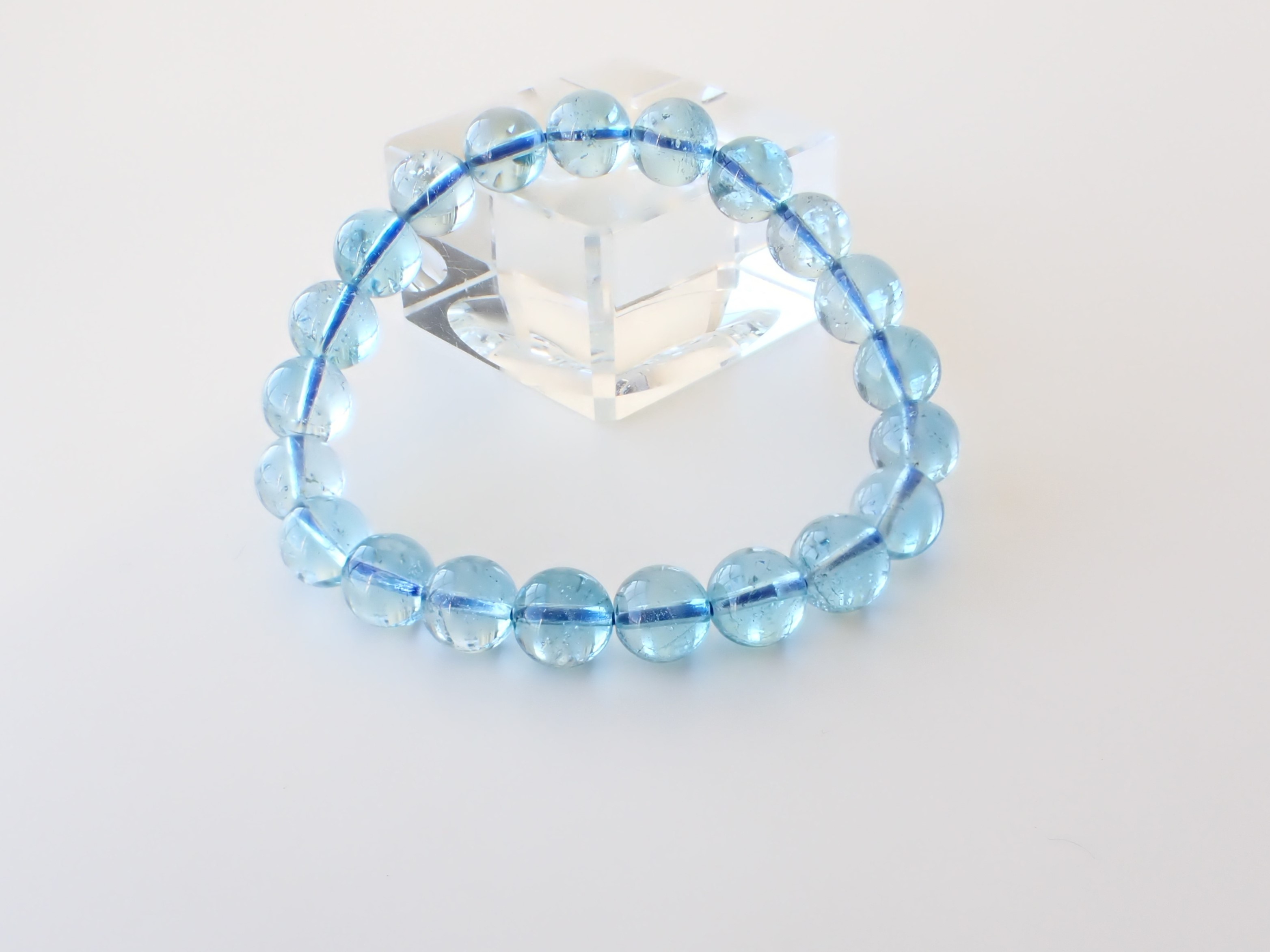 HE0195　ブルートパーズ　９ｍｍ　ブレスレット