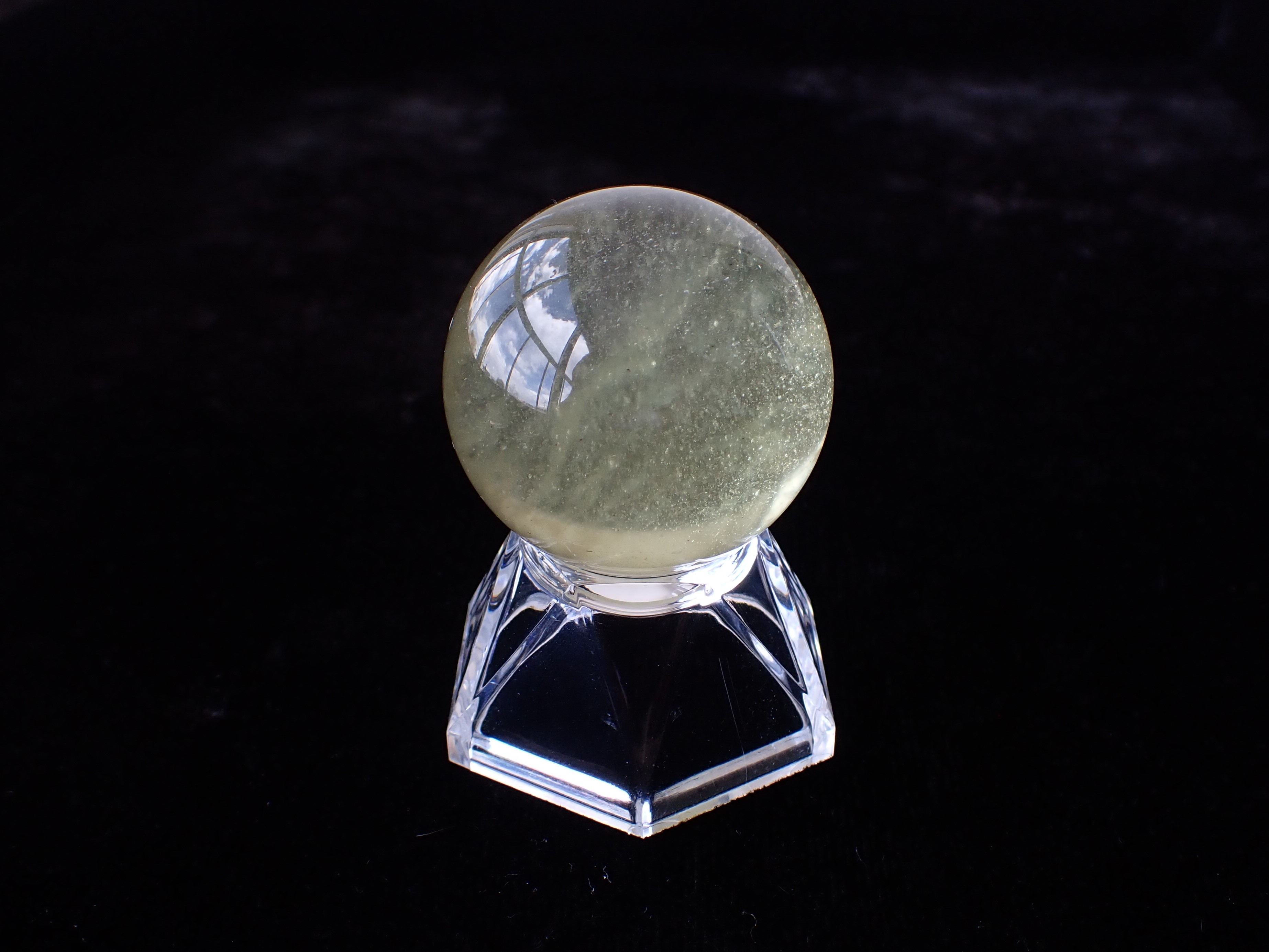 大玉 極上 リビアングラス 丸玉 RI0267 【プレミアム】 リビアングラス スフィア（丸玉） 直径：37