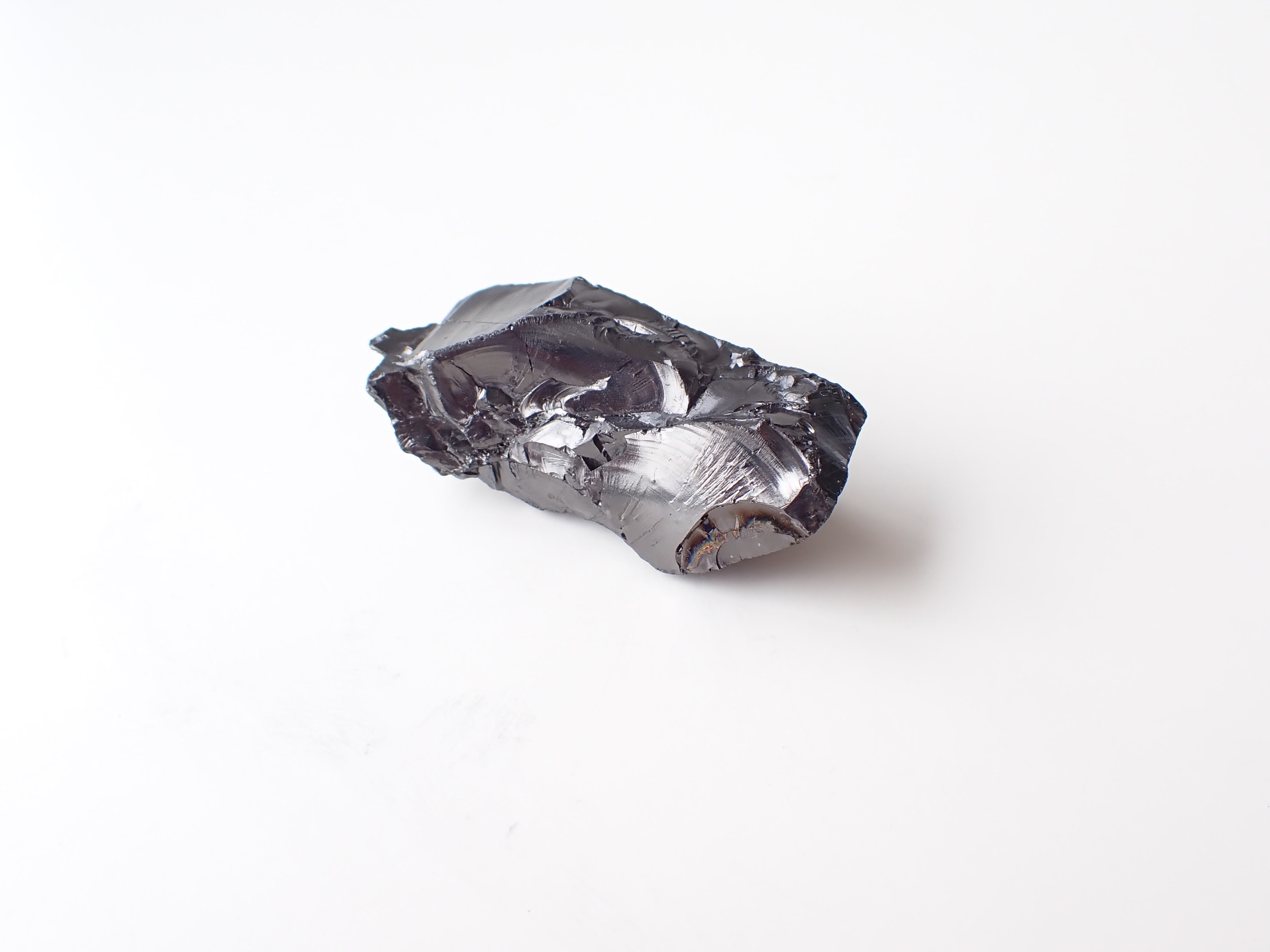 ST0086　ロシア　カレリア共和国産　シュンガイト（Shungite）　エリット　