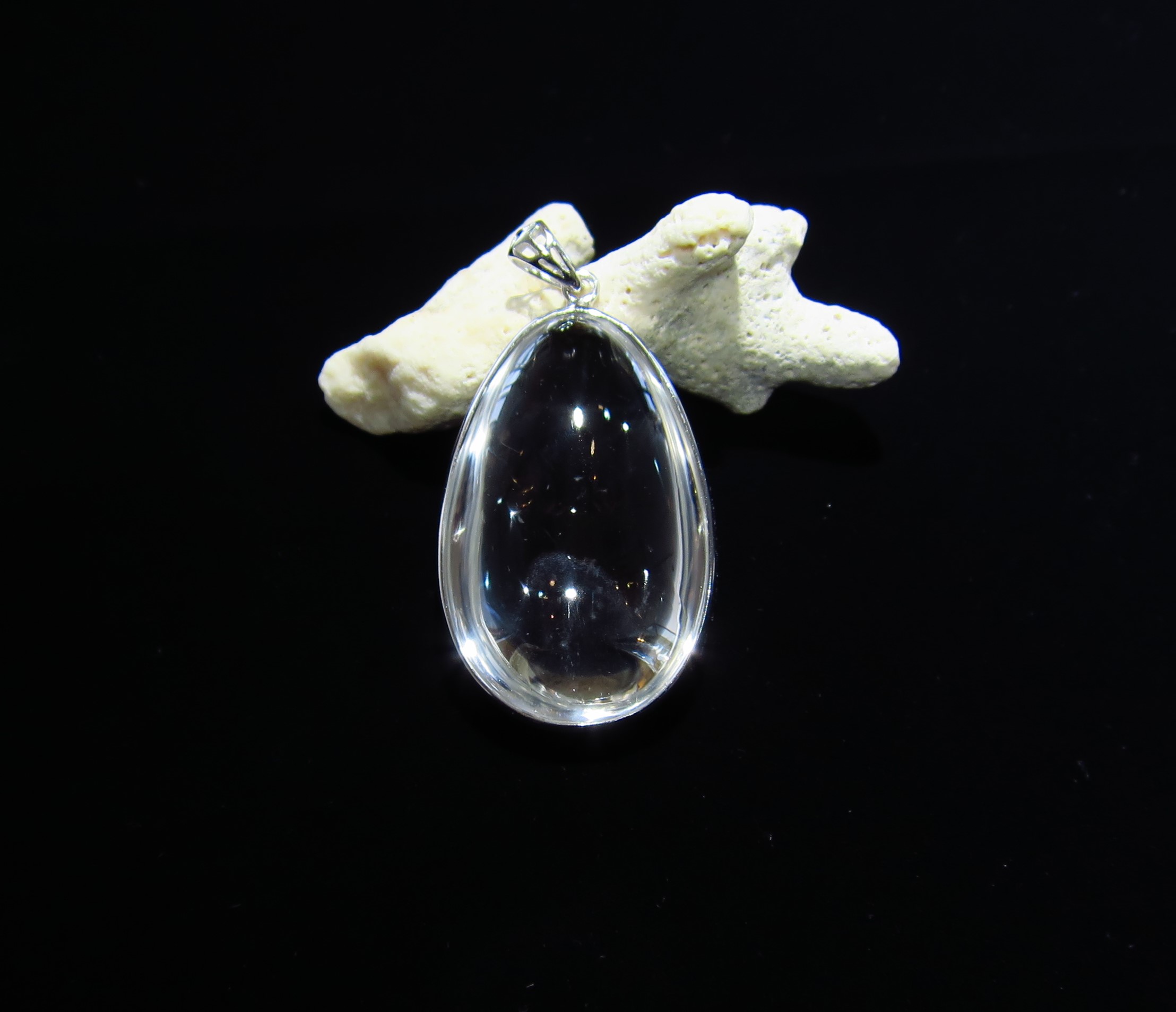 ブルーラダークォーツ