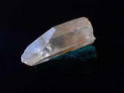 CCD455　【プレミアム】　☆稀少☆　ロシア産　マスターウラルレムリアンクォーツ　１４３２ｇ　☆台座クッション／カード付き☆