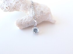 AB3428　モンテブラサイト　０．６８５ｃｔ　ペンダントトップ　☆ソーティング付き☆