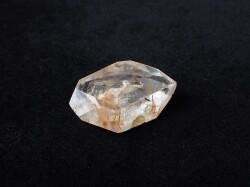 マニハール産ルチルクォーツ原石