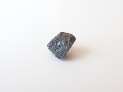 アレキサンドライト原石