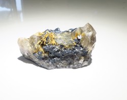 ルチルクォーツ クラスター、ペリドット、ルチル細石　計3点 RE0526 【プレミアム】 ルチルクォーツ／ルチル／ヘマタイト