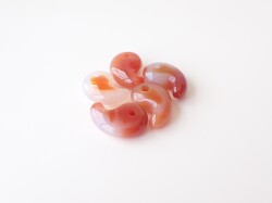 カーネリアン勾玉