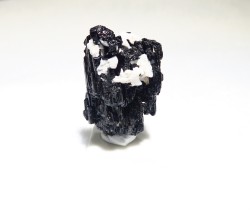 ブラックトルマリン