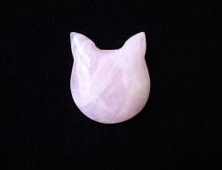 RB0377　ローズクォーツ　猫　１５３．９ｇ