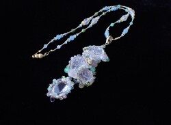 RB0354　ローズクォーツ／ローズシェイプ　ペンダントネックレス