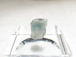 EL0013　【限定入荷】　ユークレース（Euclase）　結晶　１０．８ｃｔ　☆稀少鉱物☆