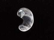 KM0019　【限定入荷】　山梨県　乙女鉱山産　水晶AAA　出雲型勾玉　約２４ｍｍ　☆各種セール・ポイント付与対象外☆　