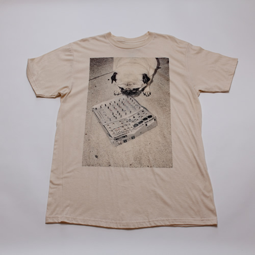 【0011】Blood is the New Black/DJ Pug Tee/Ｔシャツ