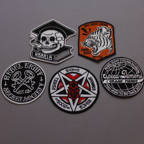 【0071】REBEL8/DEATH PATCH/パッチ