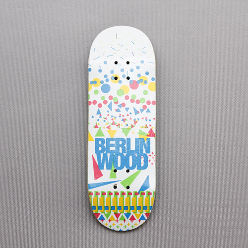 【BR077】BerlinWood/Wide Low BW Neon Explosion/シングルデッキ
