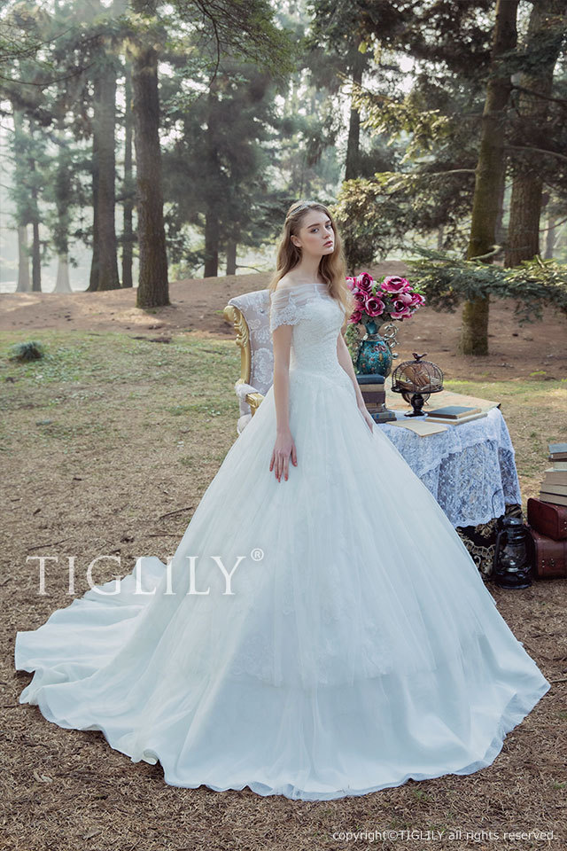 w332 リンダ Linda　TIGLILY ティグリリィ ホワイトドレス