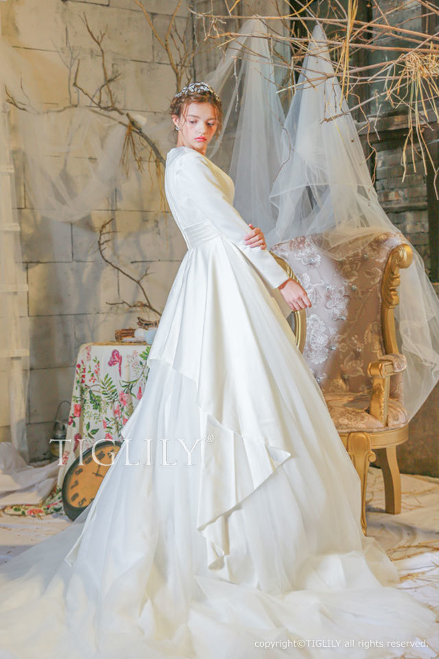 バスク Basque】ウェディングドレス ホワイトドレス（w515)