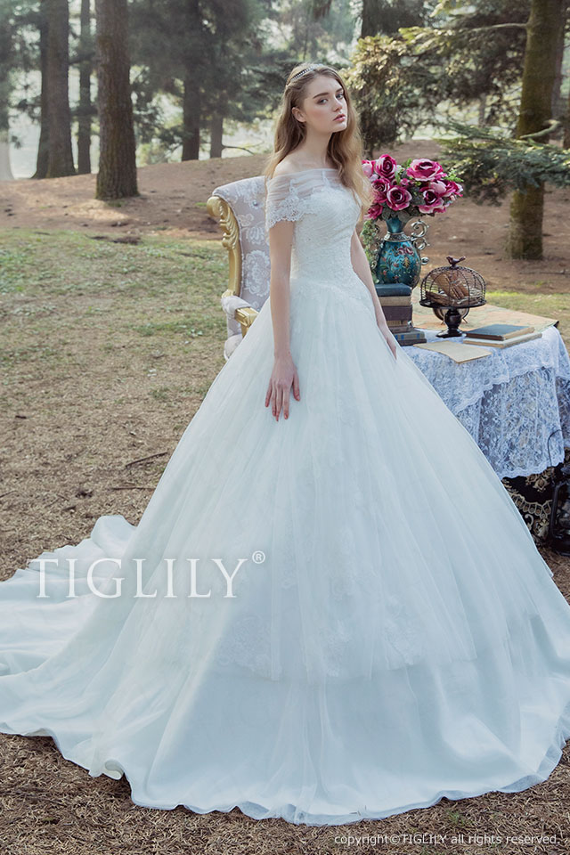 w332 リンダ Linda　TIGLILY ティグリリィ ホワイトドレス