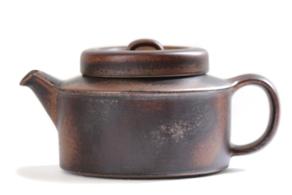 ARABIA　ルスカ　　　　　　　　　　　　ティーポット （茶漉し付き）