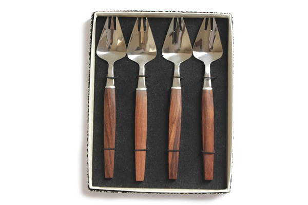 スウェーデン製カトラリー　　　　　　　　　　　　デザートフォーク　4本セット　　