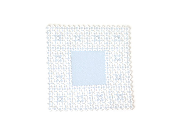 北欧ヴィンテージ　　　　　　　　　テーブルトップ / ハーダンガー刺繍  20cm×20cm