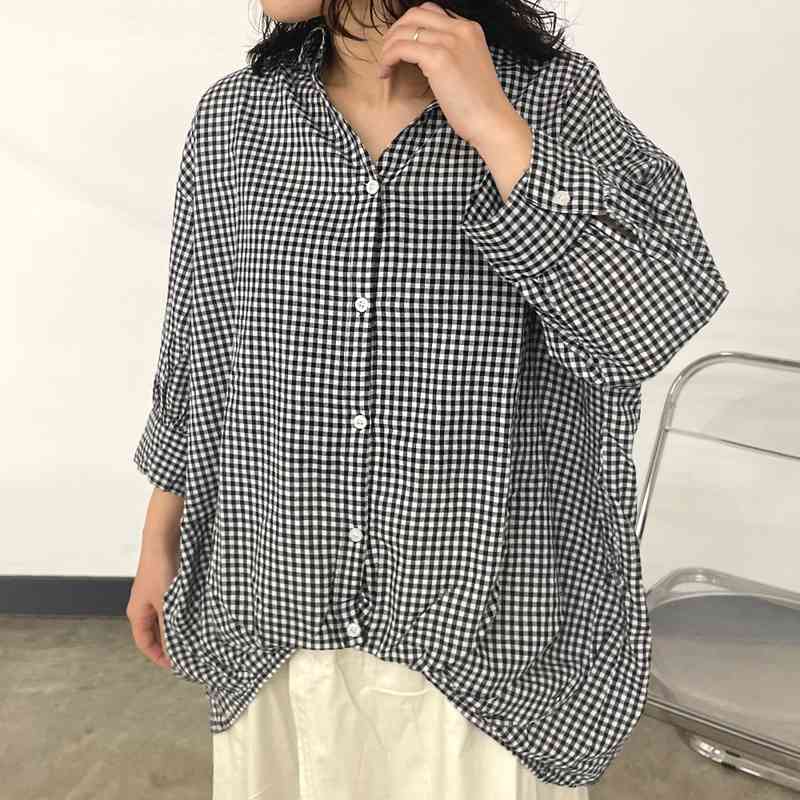 裾タックシャツ