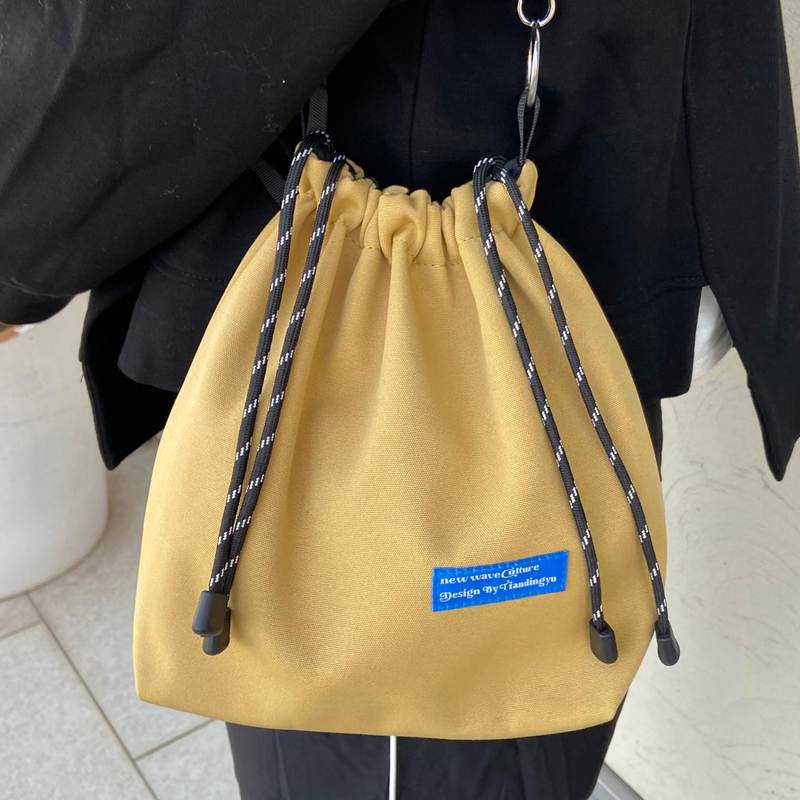 撥水サコッシュバッグ