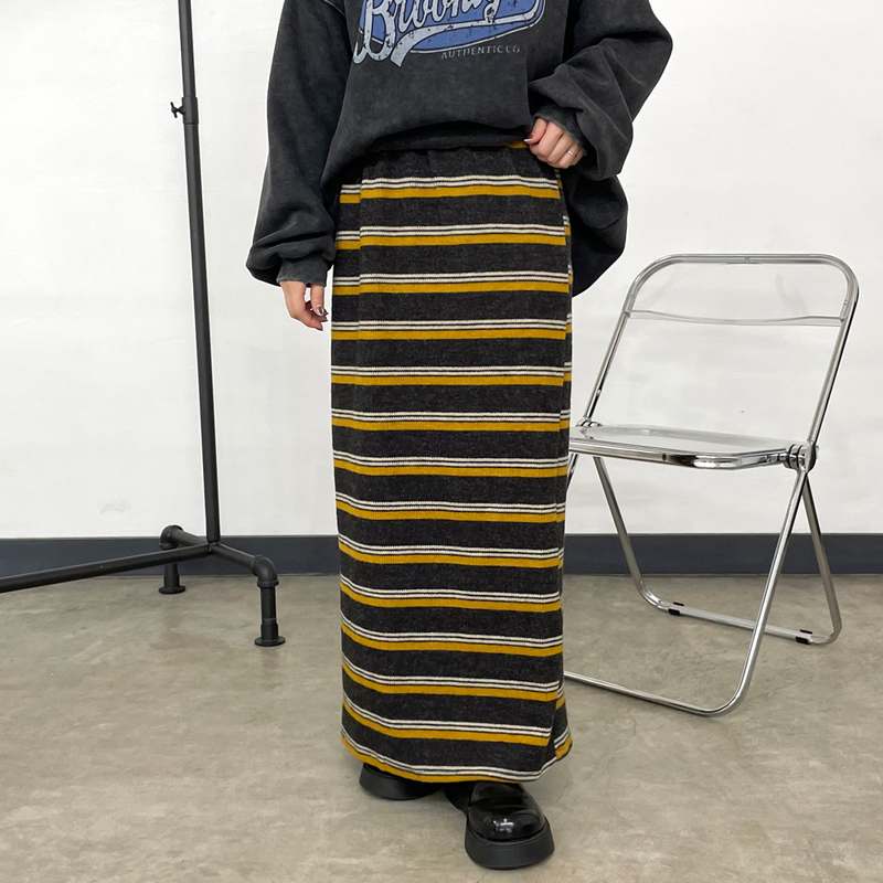 マルチボーダーニットIラインスカート