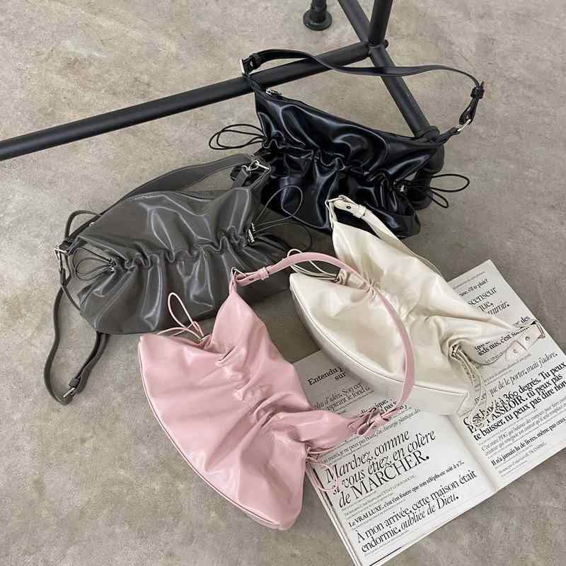 ロゴミニバッグ Stella Logo Mini Bag / ステラ ロゴ ミニバッグ（ショルダー