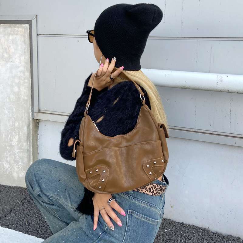 合成皮革スタッズ2WAYバッグ